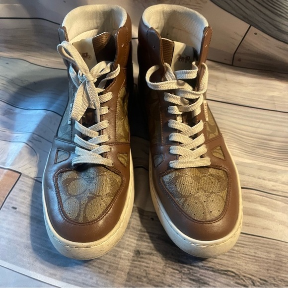 Coach Clip Court High Top Sneaker In Signature Canvas in GUC - Picture 2 of 8